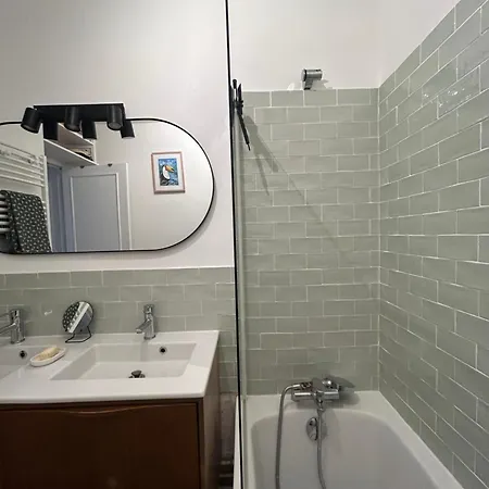 Apartment Grand 2 Pieces Dans Le 20eme A *