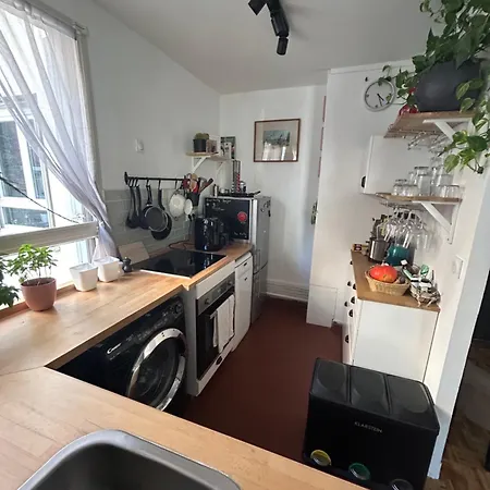 Grand 2 Pieces Dans Le 20eme A Apartment *